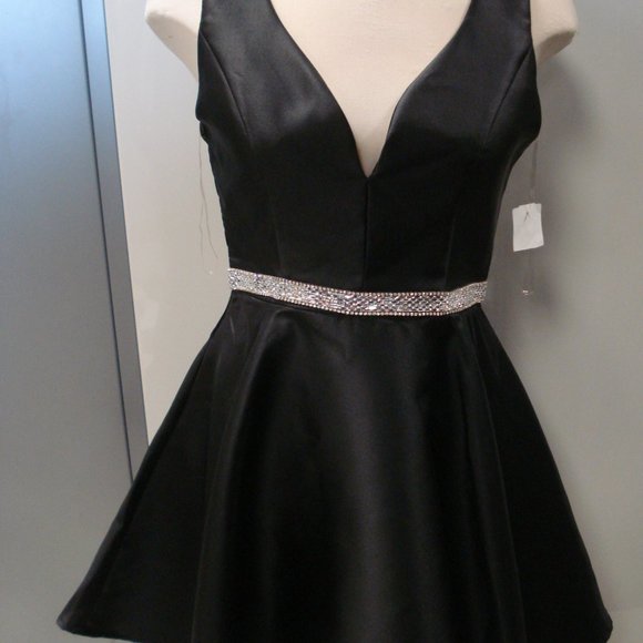 Crystal Doll Juniors' Embellished Sweetheart Dress - Picture 4 of 6